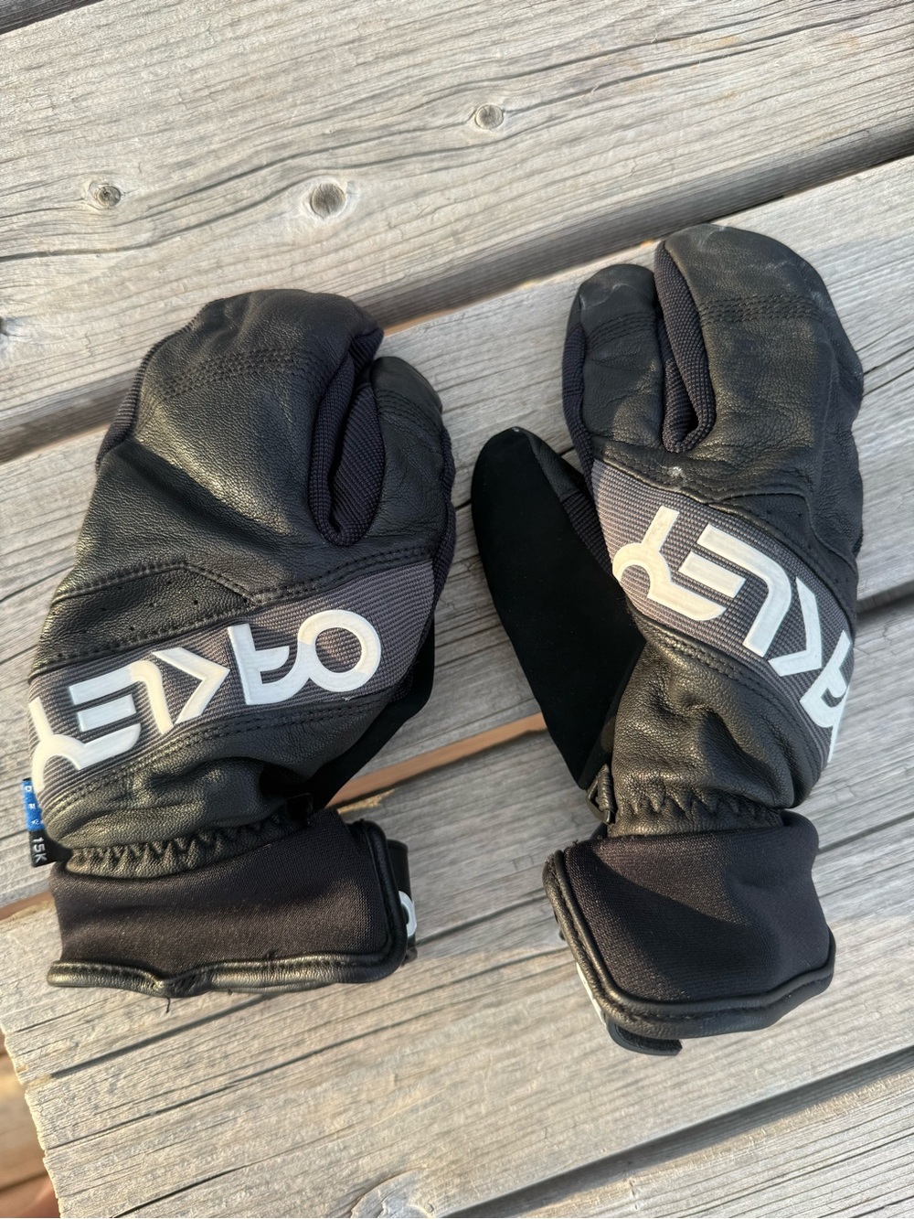 Oakley Black Leather Men’s Ski Mittens with White Logo